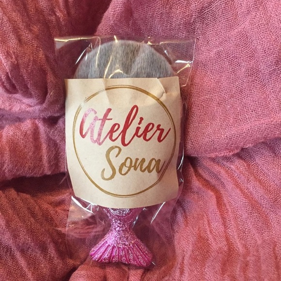 Fishtail Foundation Brush (1) - Picture 3 of 3